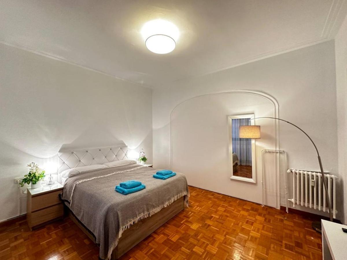 Rooms Nuevo Roger Barselona Oda fotoğraf